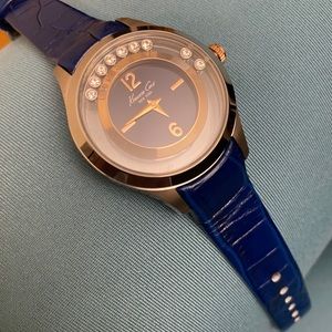 NEW WITHOUT TAGS Women's Kenneth Cole Watch